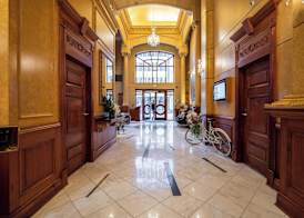 Hotel Le Soleil by Executive Hotels 3