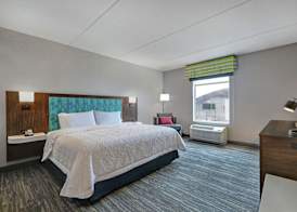 Hampton Inn Peterborough 3