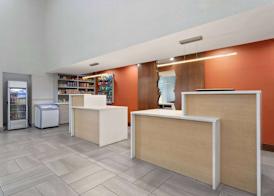 La Quinta Inn & Suites by Wyndham Ft. Pierce 4