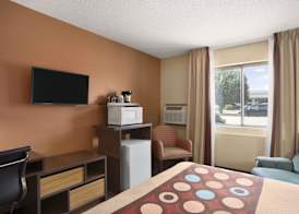 Super 8 by Wyndham Carbondale 3