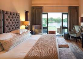 Under Oaks Guesthouse 4