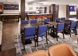 Hampton Inn Newark Airport 4