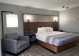 AmericInn by Wyndham Glendale Milwaukee 5