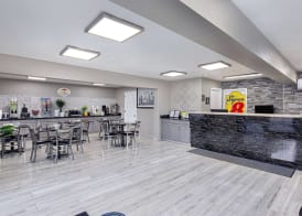 Super 8 by Wyndham Nashville West 3