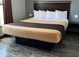 Laguna Inn & Suites 3
