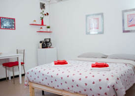 Studio-sleeps 2-aircon-town Centre-free Parking 2