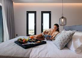 Milestones Naxos 3