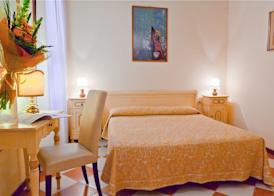 Hotel Henry 5