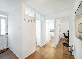 Cozy 2 bedroom flat- Heart of Victoria 4