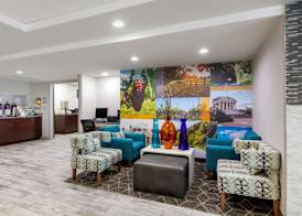 Clarion Pointe Charlottesville 4