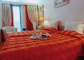 The Park Hotel Piraeus 4
