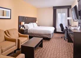 Holiday Inn Express & Suites TOPEKA WEST I-70 WANAMAKER by IHG 2