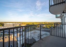 Orangewood Inn & Suites Kansas City Airport 5