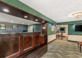 Econo Lodge Helen 5