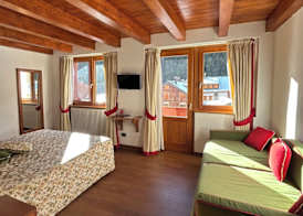 Dream Hotel 4