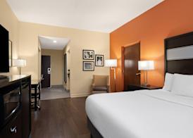 La Quinta by Wyndham Florence 5