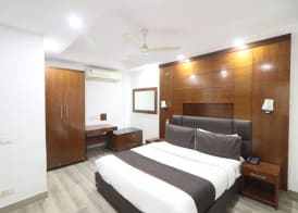 GoldRoom 4