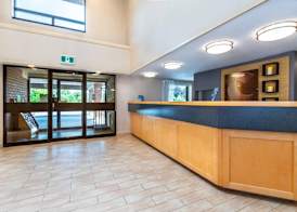 Comfort Inn Kingston - Highway 401 2