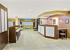 Microtel Inn & Suites by Wyndham Bryson City 2