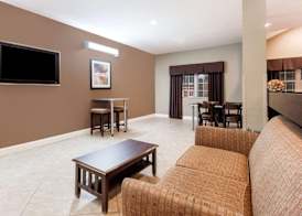 Microtel Inn & Suites by Wyndham Macon 2