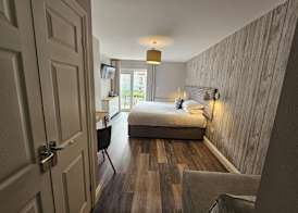 Beach House Hotel 5