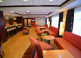 Hampton Inn Groton 4