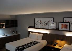 Hawthorn Extended Stay by Wyndham Knoxville 3