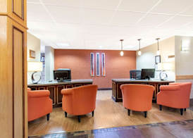 AmericInn by Wyndham Sheboygan 4