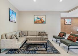 Best Western Valencia/Six Flags Inn & Suites 2