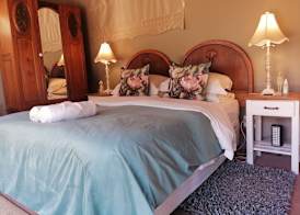 Hawklee Country House 2