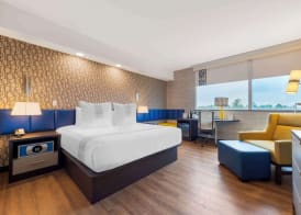 GLō Best Western Kanata Ottawa West 3