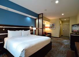Fairfield Inn and Suites by Marriott North Spring 3