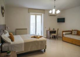 Nonna Carmela Holiday House 2