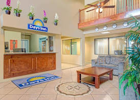 Days Inn by Wyndham Downtown St. Louis 2