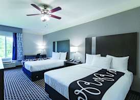 La Quinta by Wyndham Conroe 5