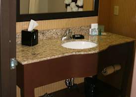 Hampton Inn & Suites Peru 5