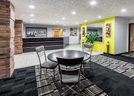 Super 8 by Wyndham Sapulpa/Tulsa Area 2