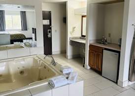 Baymont by Wyndham Piqua 5