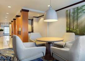 Fairfield Inn & Suites by Marriott Rockford 4