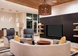 Courtyard by Marriott Erie Bayfront 2