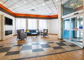 Comfort Inn & Suites Barrie - Highway 400 2