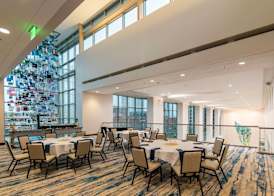 DoubleTree by Hilton Cedar Rapids Convention Complex 5