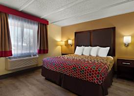 Kings House Motor Hotel, a Dazzler Select by Wyndham 5