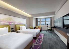 Ramada by Wyndham Wuhan Jiangan 5