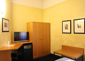 Club Hotel 3