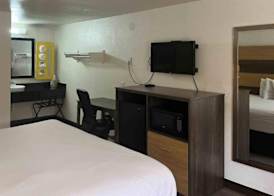 Motel 6 Cross Lanes, WV Goff Mountain Rd 4