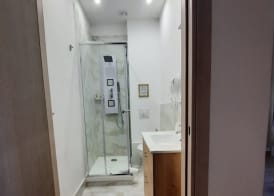 Via Salvatore Meccio 4