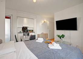 Lean & Santi Apartments 3