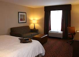 Hampton Inn & Suites Peru 3
