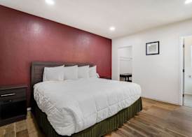 Econo Lodge Needles 2